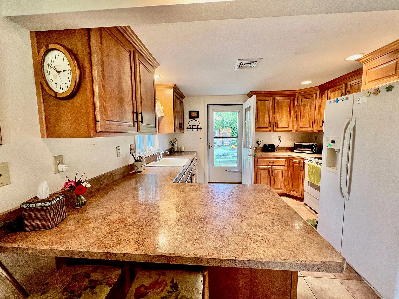 3 bed, 1045 sqft, $2,000 — Photo 4