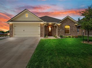 328 Camellia Dr, Hewitt, TX 76643