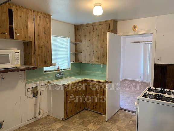 5th image of 1334 Thompson Pl