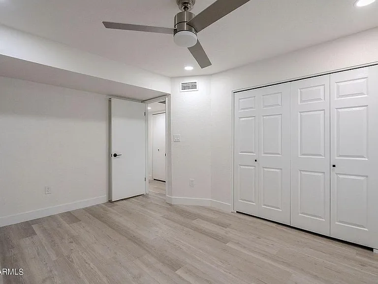 747 E Bethany Home Rd — Photo 14