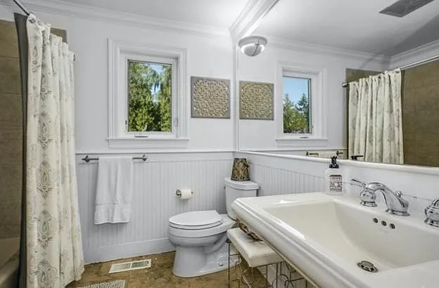 13130 Holmes Point Dr NE — Photo 12