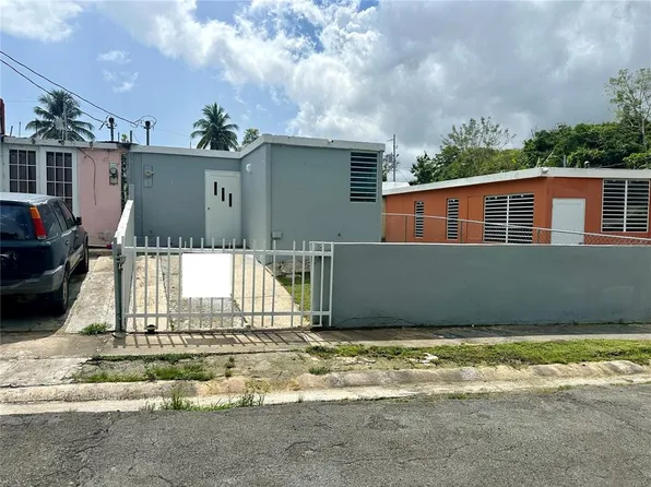 4 Calle Diamante, Carolina, PR 00987