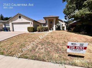 2563 Calimyrna Ave, Clovis, CA 93611