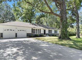6807 E 99th St, Kansas City, MO 64134