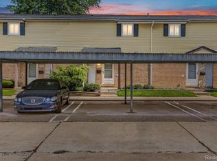41165 S Woodbury Green Dr, Belleville, MI 48111