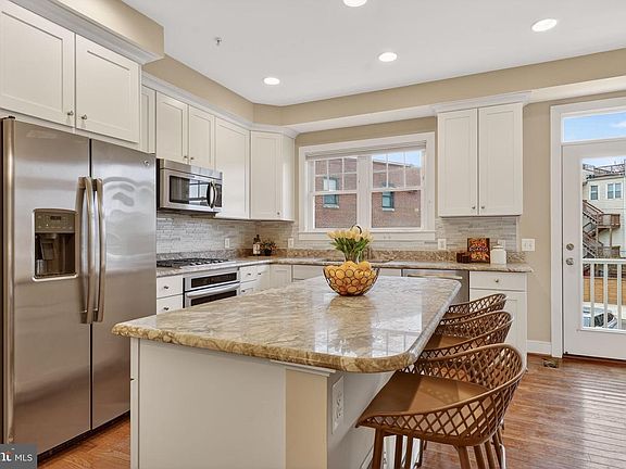 5th image of 2909 Chancellors Way NE