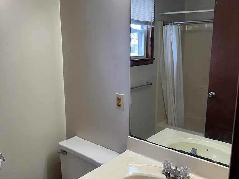 108 E Cedar Ave #4 — Photo 6
