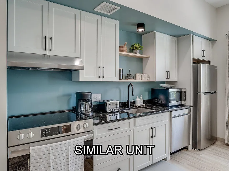 6 Bridge St #104
