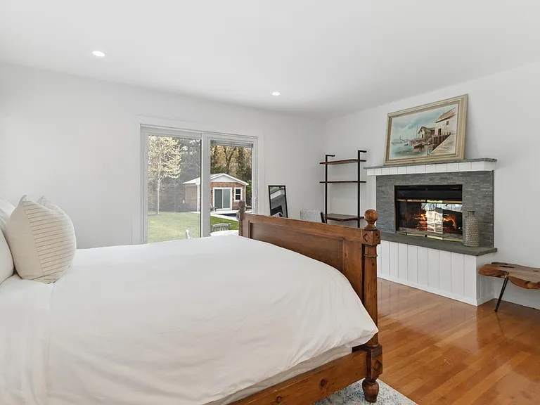 147 Pembroke Dr — Photo 16