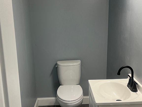 4th image of 12 Benefit St APT 3