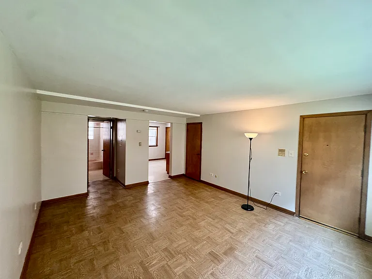 6245 N Northwest Hwy #103 — Photo 7