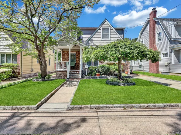 545 N 2nd Street, New Hyde Park, NY 11040