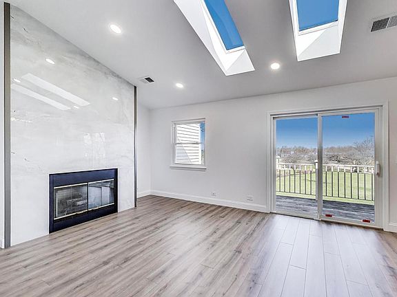 3rd image of 49 Amber Ct Unit X2
