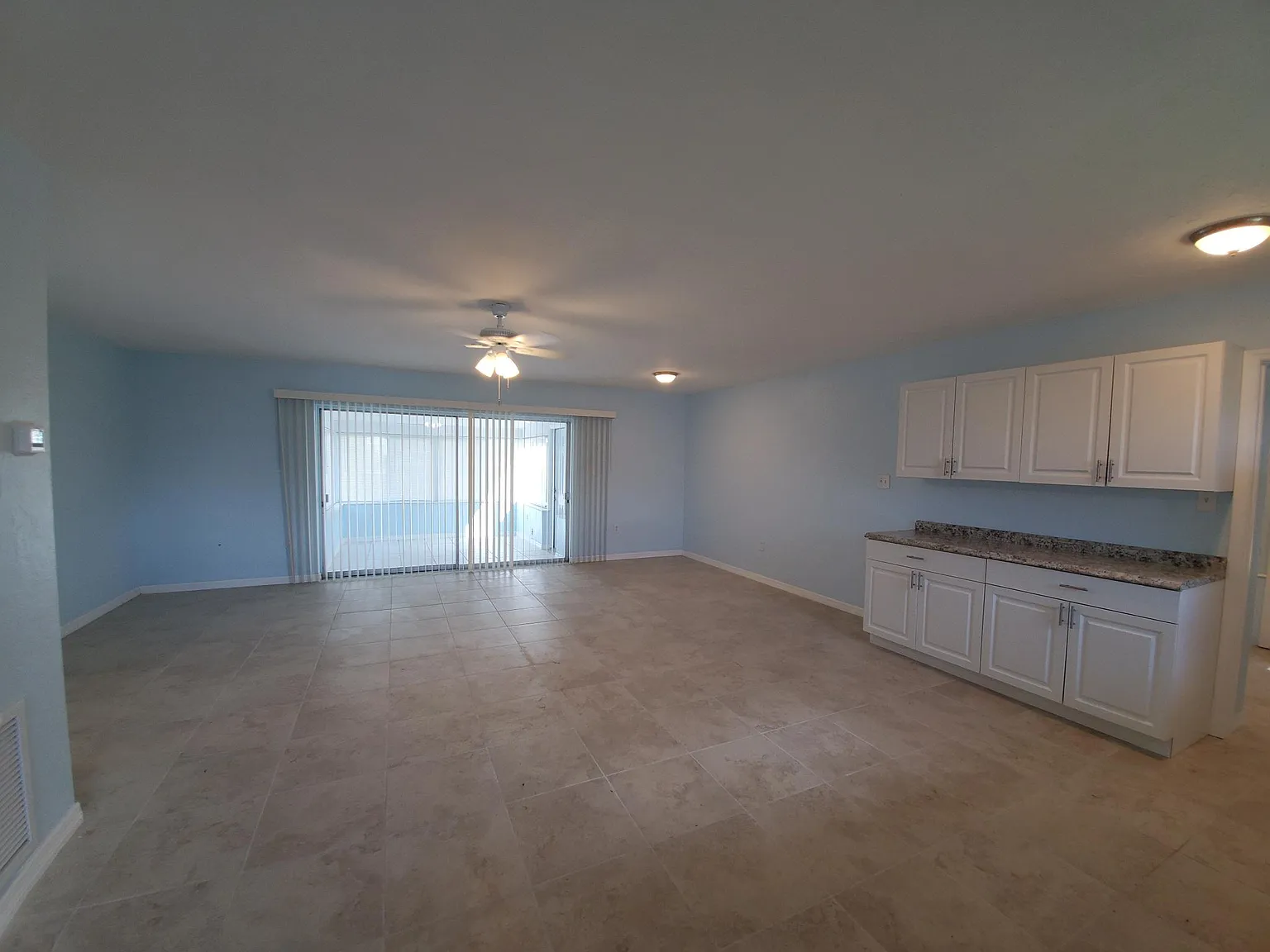 3 bed, 1400 sqft, $1,700 — Photo 4