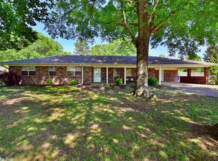 1350 E German Ln, Conway, AR 72032