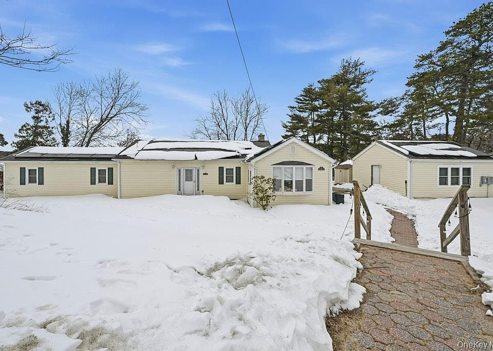 1st image of 63 Lakeside Trail