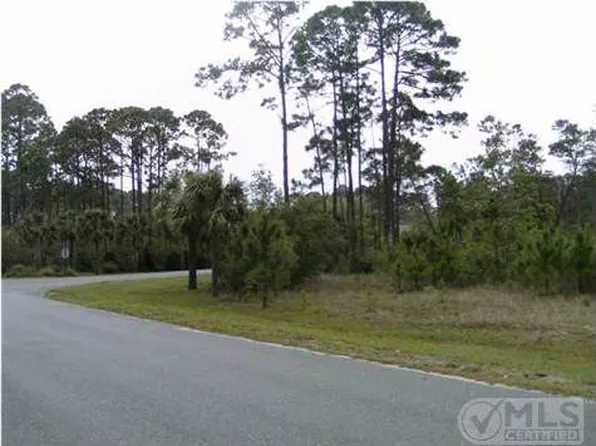 119 Shadow Bay Dr, Eastpoint, FL 32328