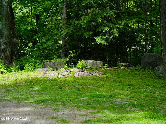 3rd image of 608 Mountain Avenue