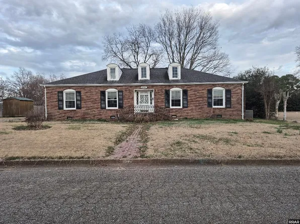 1006 Woodlawn St, Union City, TN 38261