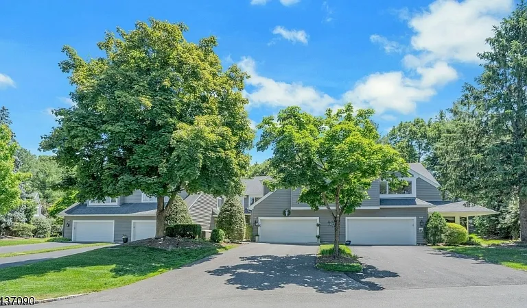 224 Barnstable Dr — Photo 44