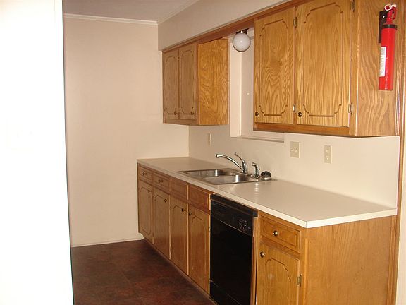 5th image of 305 W Woodrow St