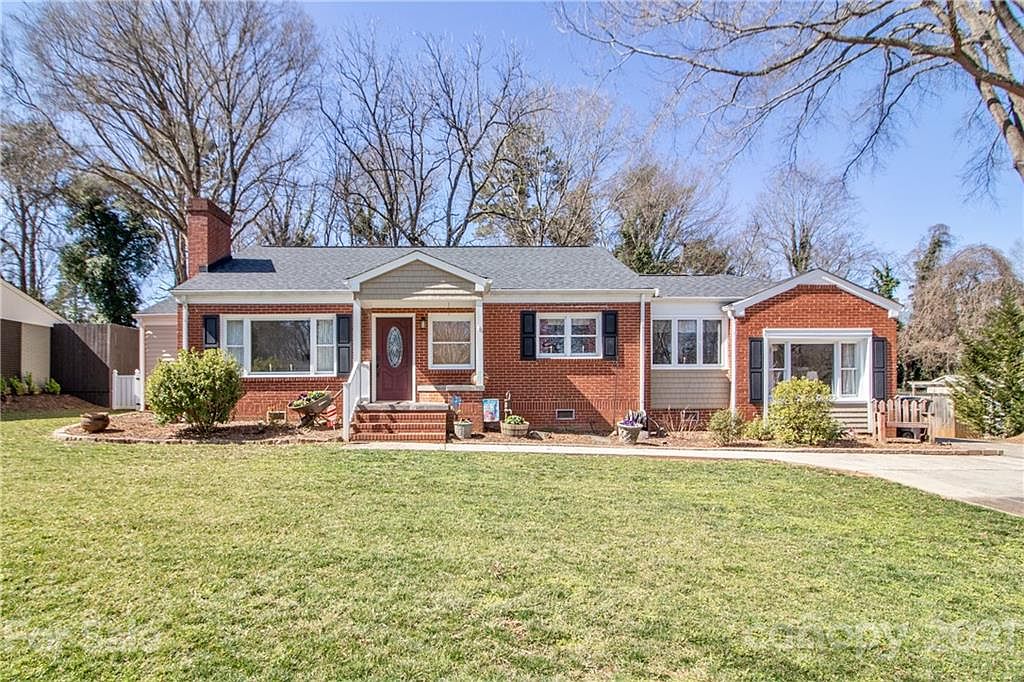 545 Lakeside Dr Statesville Nc 28677 Mls 3716707 Zillow