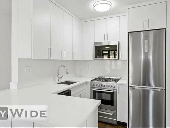 4th image of 145 E 16th St APT 9J