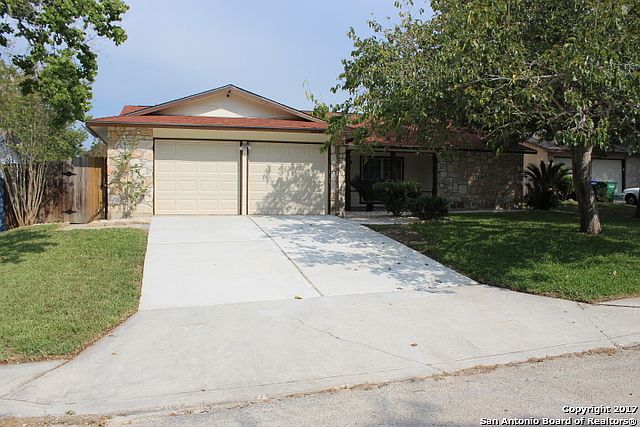 1st image of 2810 Lake Arbor St