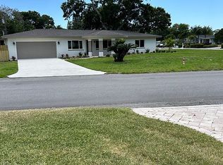 102 Palm Dr, Largo, FL 33770