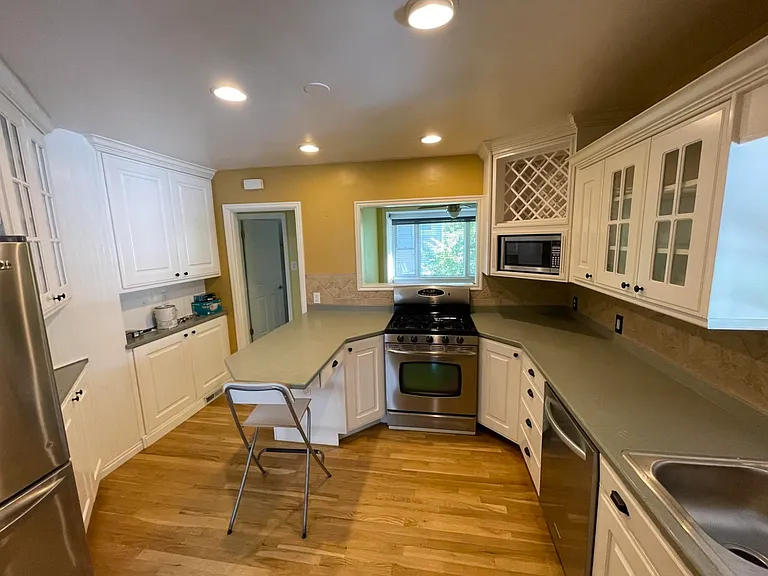 1323 E Logan Ave — Photo 3