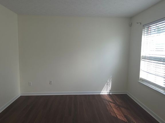 5th image of 2895 Gallery Grv