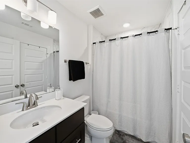 8022 Hingham Ln — Photo 19
