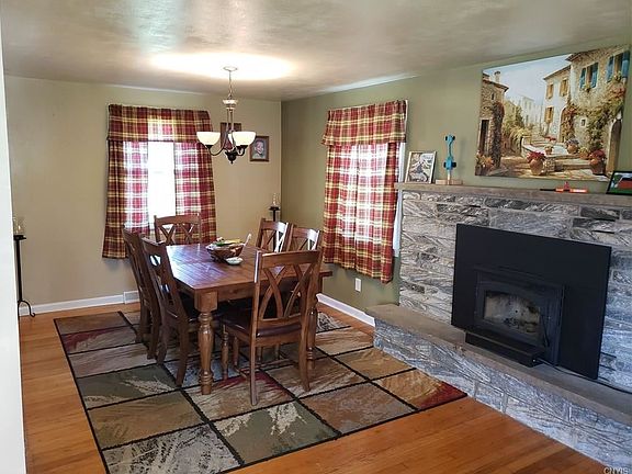 3rd image of 5501 Topsfield Ln