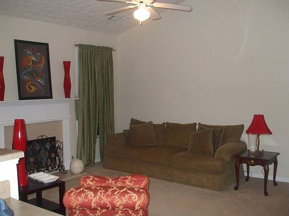 2nd image of 1837 Longmont Dr