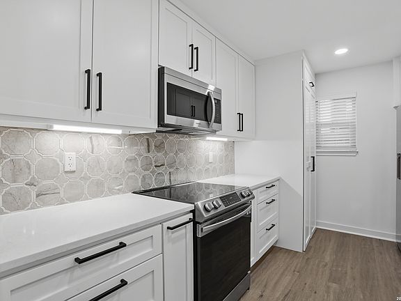 4th image of 2718 Old Field Dr #803