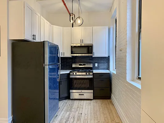 Rented by Carnegie Management Inc | media 8