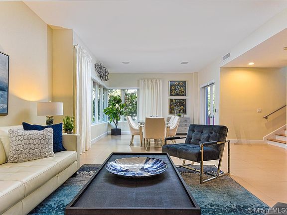 2nd image of 230 Zoe Way