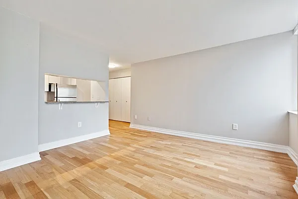 Rented by Greystar | media 8