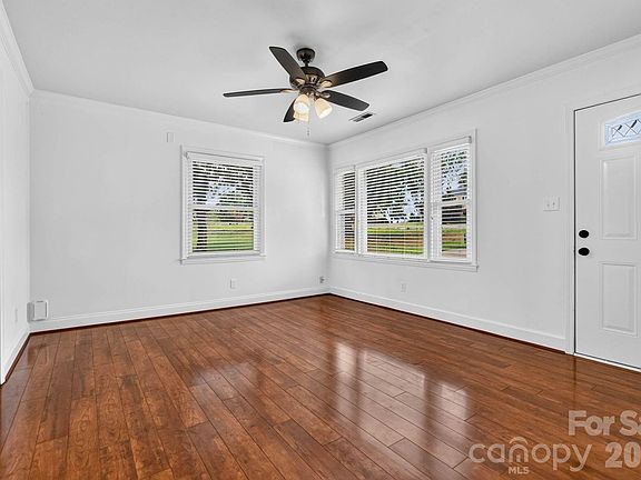 4th image of 809 Hasty Rd