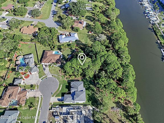 3rd image of 111 Edgewater Way