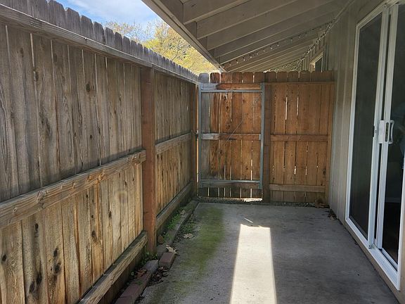 5th image of 300 Shafer Ln APT D3