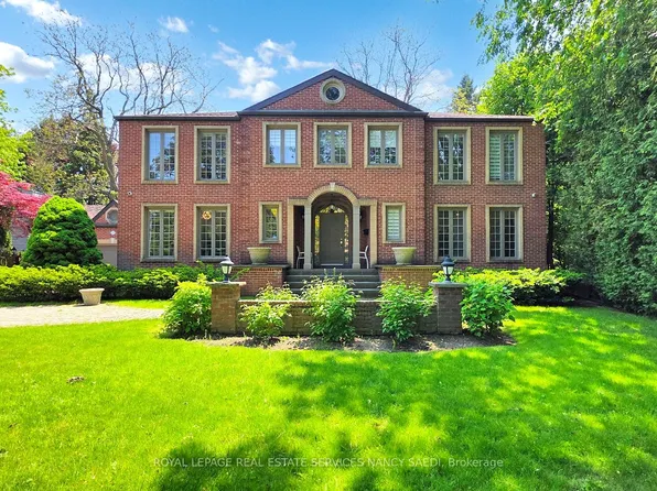 21 Forest Heights Blvd, Toronto, ON M2L 2K4