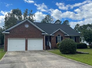 1136 Chestnut Wood Dr, Fayetteville, NC 28314