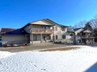 1834 Green Valley Dr, Janesville, WI 53548