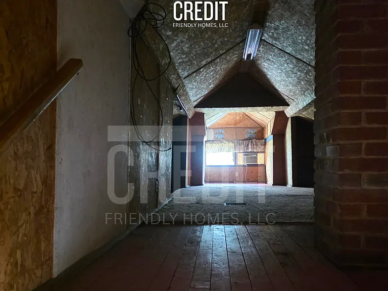 135 E Pine St — Photo 4