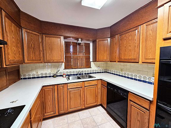 3rd image of 2901 N Norris St