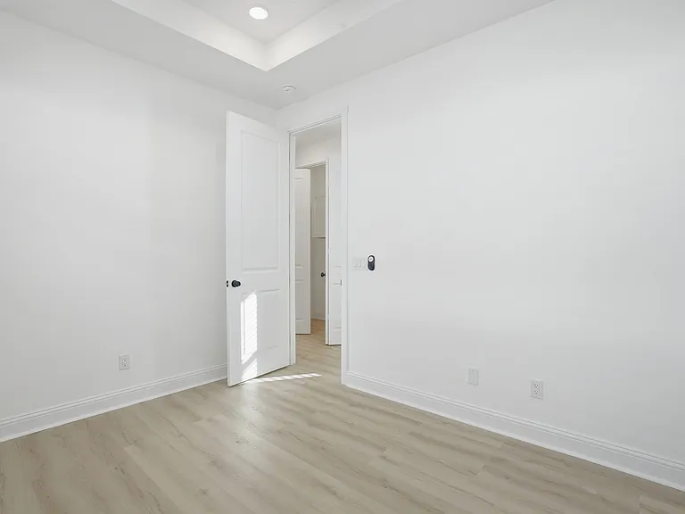 1230 E Anderson St — Photo 23