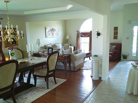 4th image of 1020 Leanne St