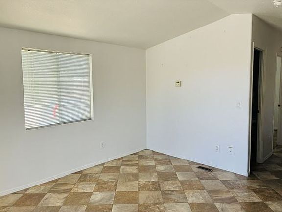 4th image of 3115 N Fairview Ave Unit 160