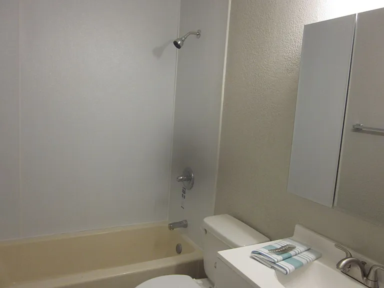 1209 Heather St — Photo 7